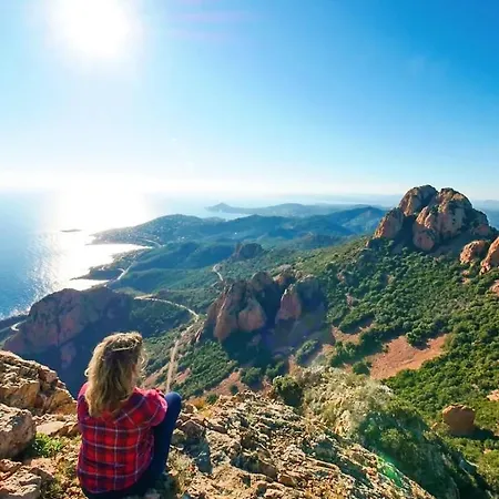 Cap Esterel Face A La Agay St Raphael 아파트 *