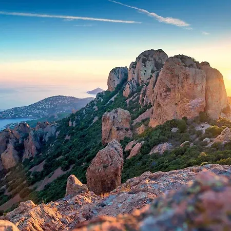Cap Esterel Face A La Agay St Raphael Drammont