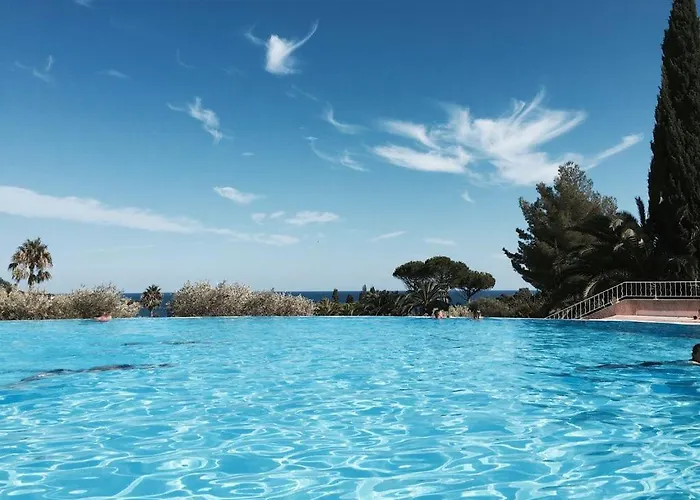 Cap Esterel Face à La Agay St Raphael *